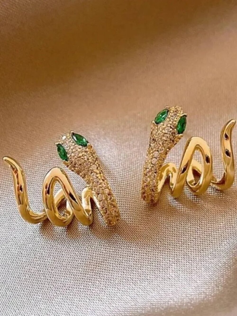 ElegantGreen Snake EarringsN970